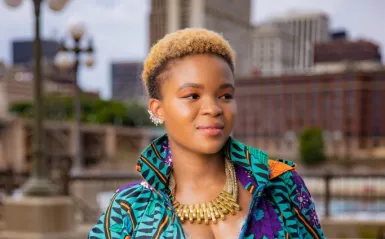 A publicity photo of the Liberian-American singer Snoti.