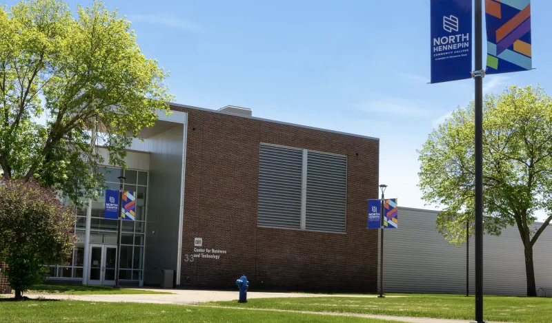 Photo of NHCC's Center for Business & Technology building