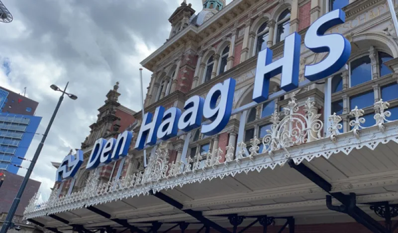 photo of The Hague train station 