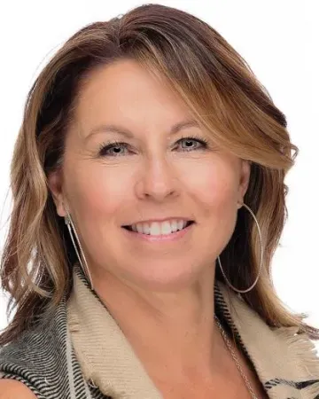 this is a smiling, headshot photo of NHCC business professor, Michelle Anderson. 